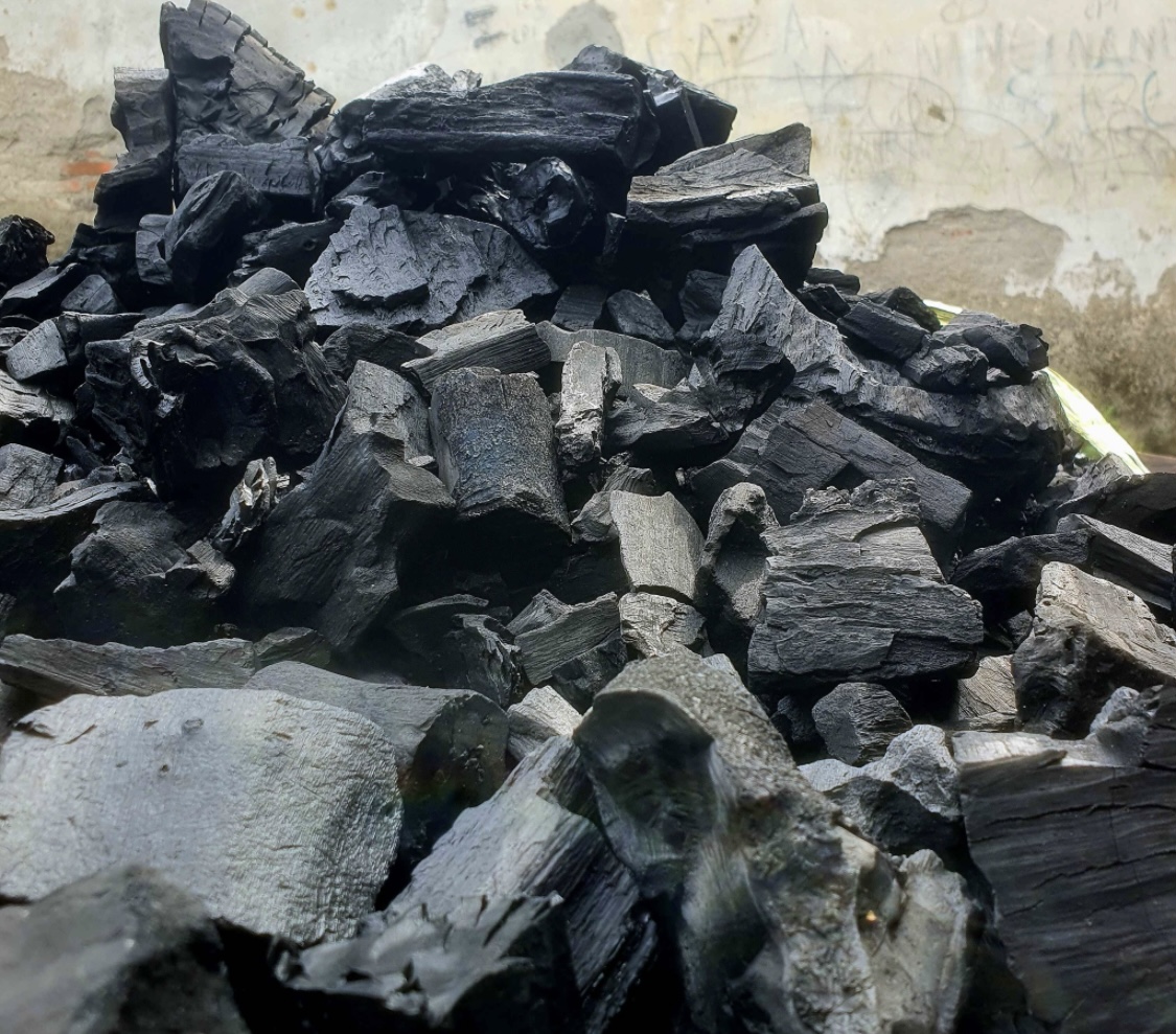 Natural Indonesian hardwood charcoal 4